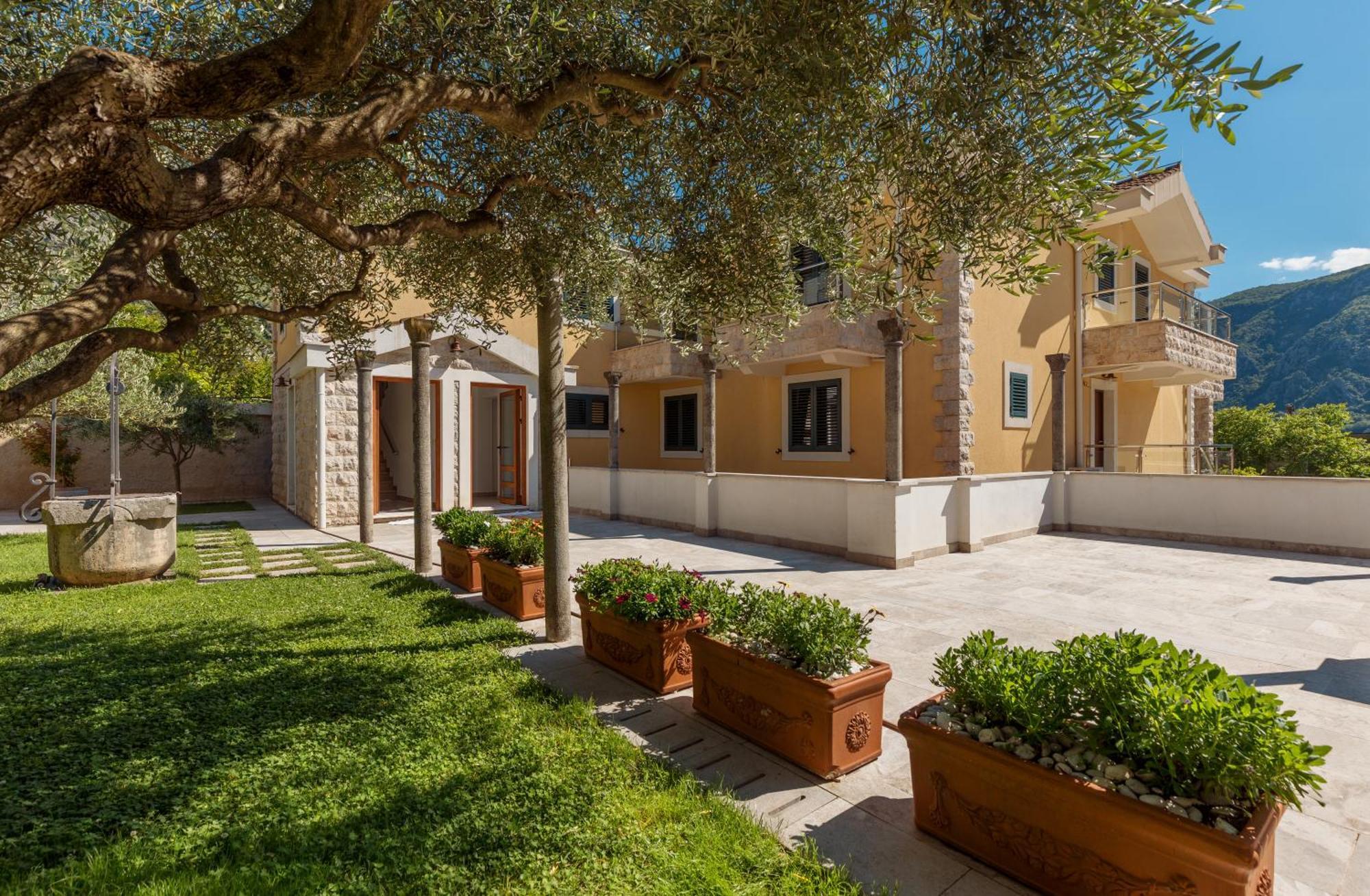 Apartments Los Olivos Kotor Extérieur photo