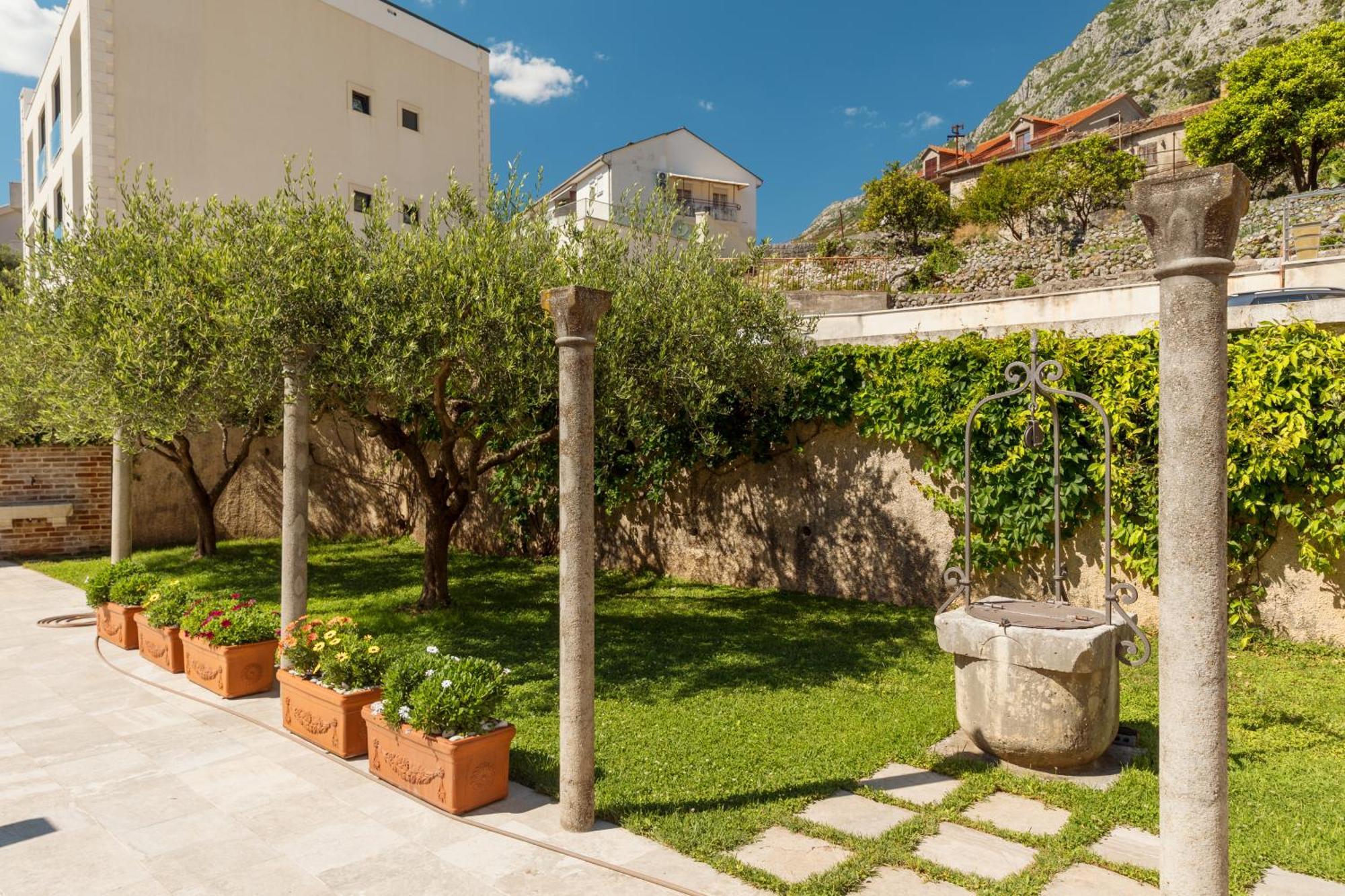 Apartments Los Olivos Kotor Extérieur photo